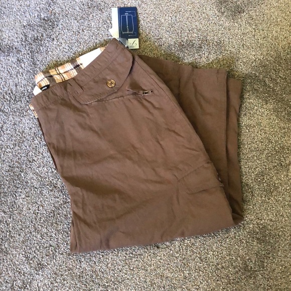 Penningtons - NWT - Chicago fit Capris - Picture 2 of 6